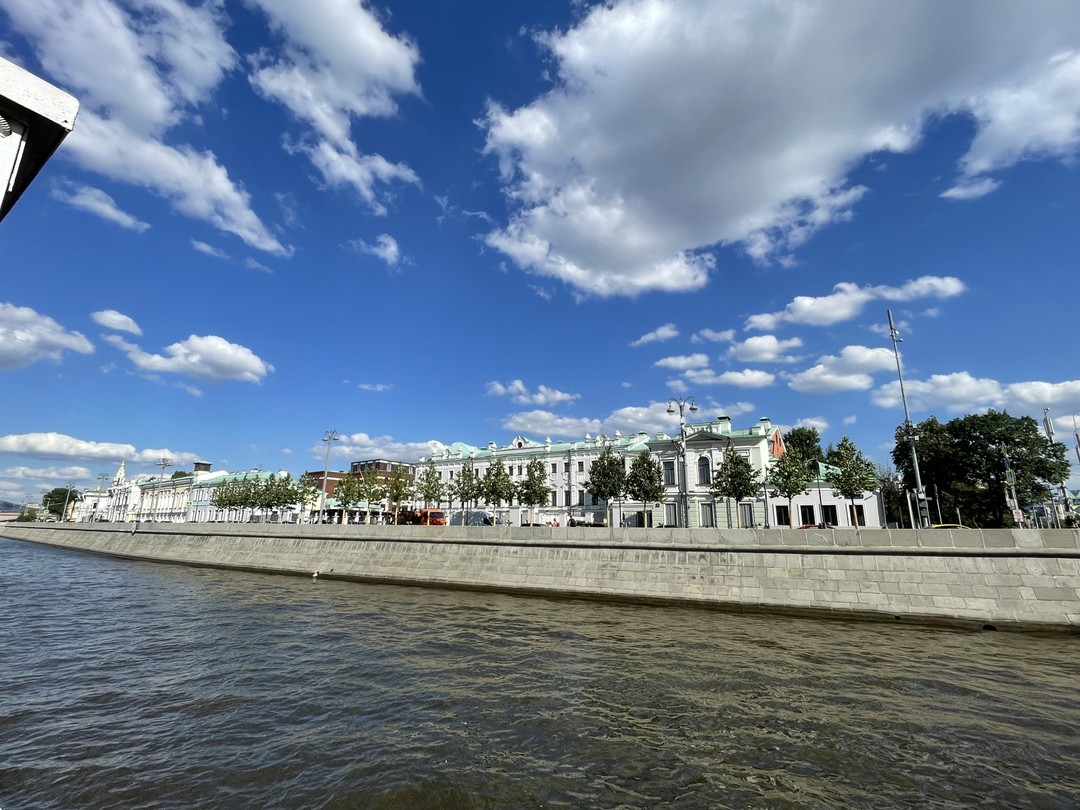 Речная прогулка по центру Москвы от причала "Киевский" до парка "Зарядье" (Людмила)