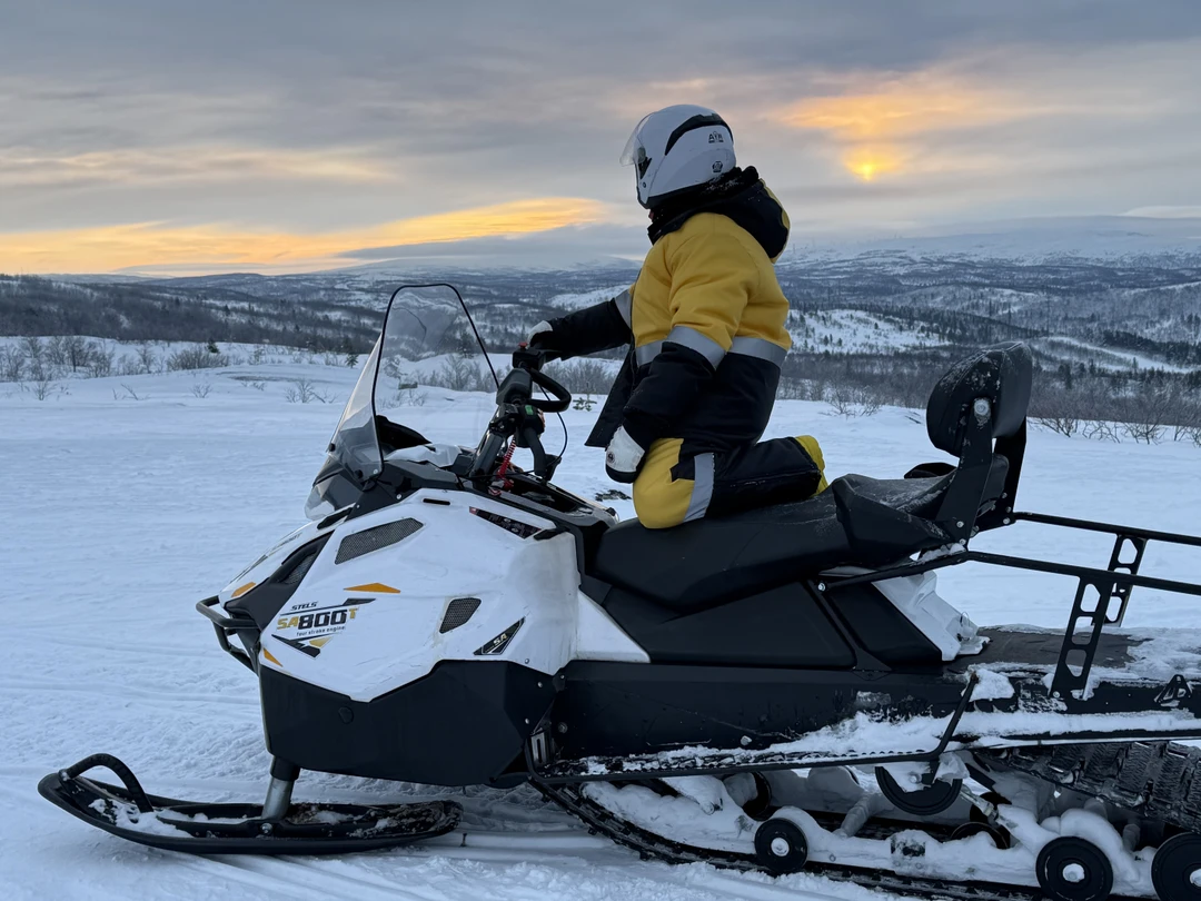 Все очень понравились. До этого никогда не ездили на снегоходах. Брали время на 9.30 утра, чтобы
