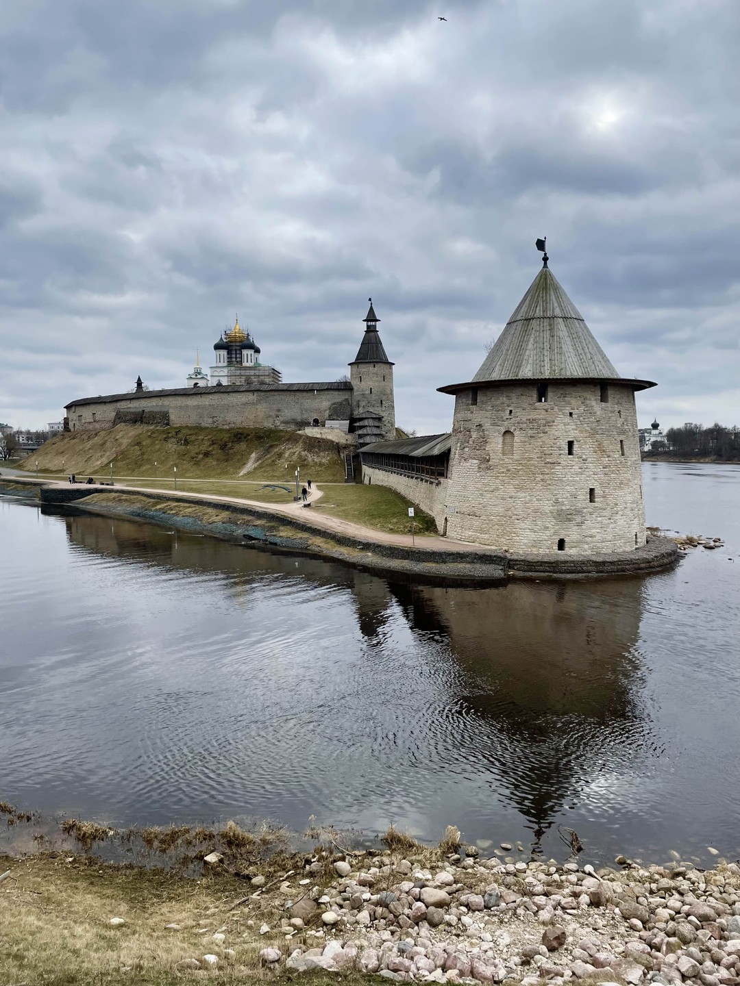 По древнему Пскову с историком (Инна)