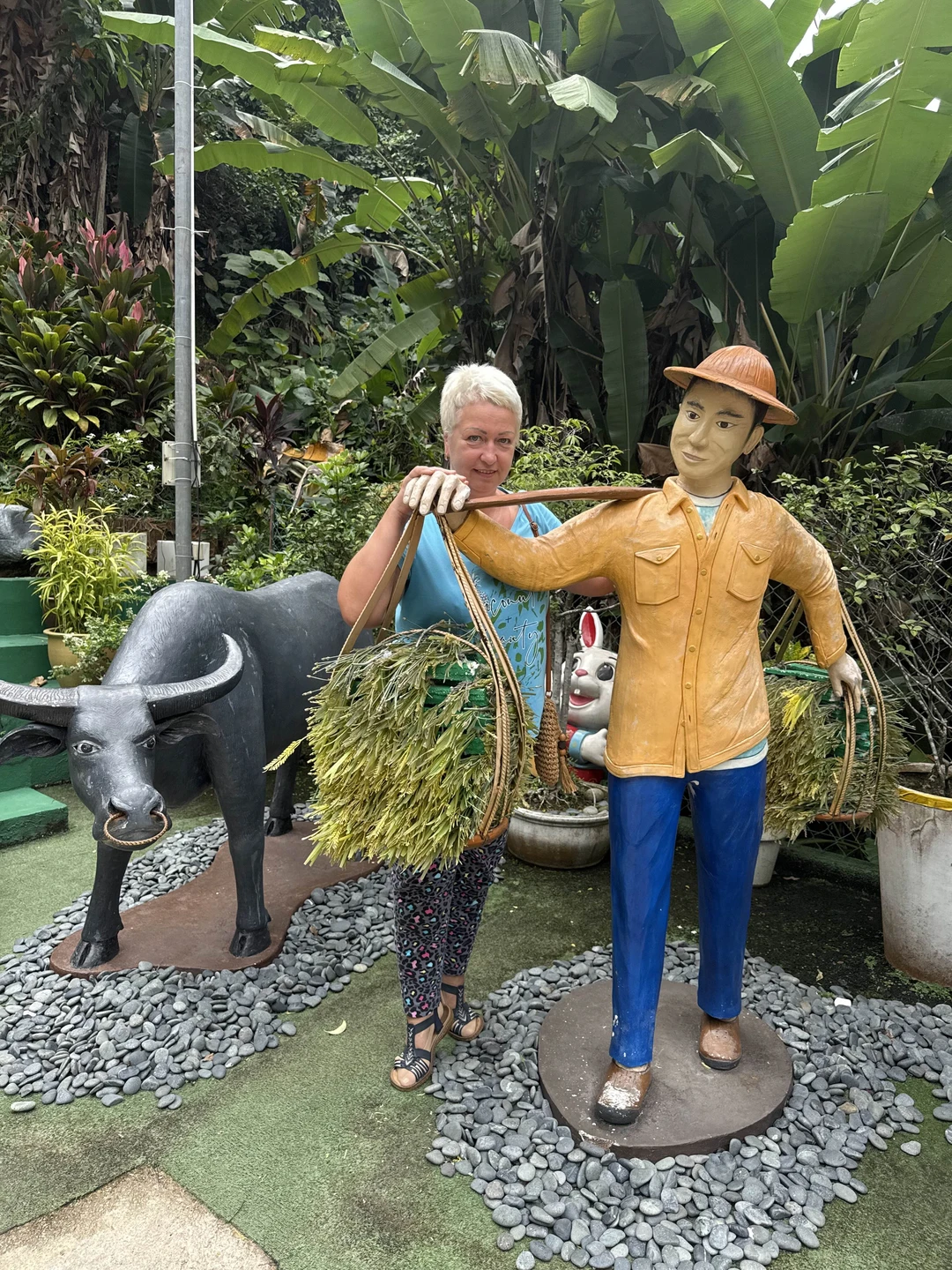 Артур организовал и провел обзорную экскурсию превосходно. Скорректировал и внес изменения в план по нашей просьбе