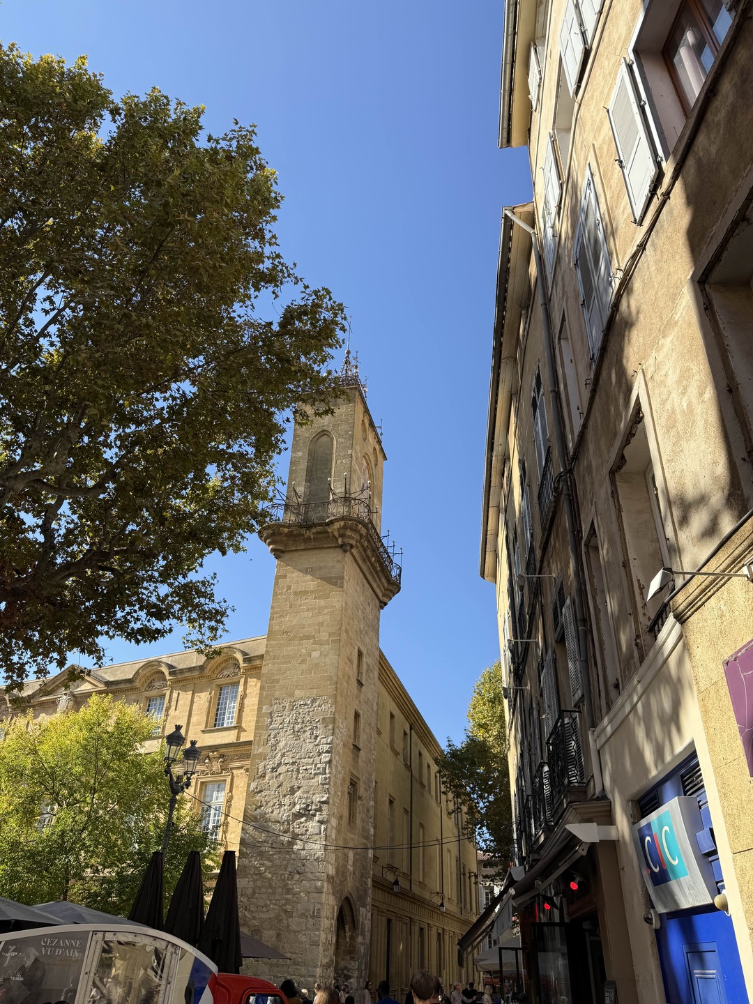 Огромное спасибо нашему замечательному гиду Олесе за интереснейшее знакомство с очаровательным Экс-ан-Провансом! Благодаря её рассказам и