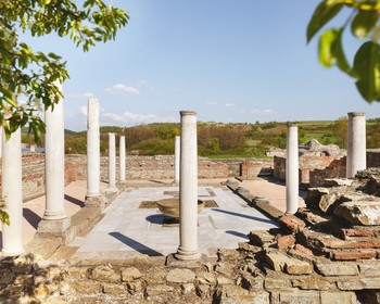 Дворец Гамзиград-Ромулиана, музей Зайечара, монастырь Манасия, церковь Святой Троицы