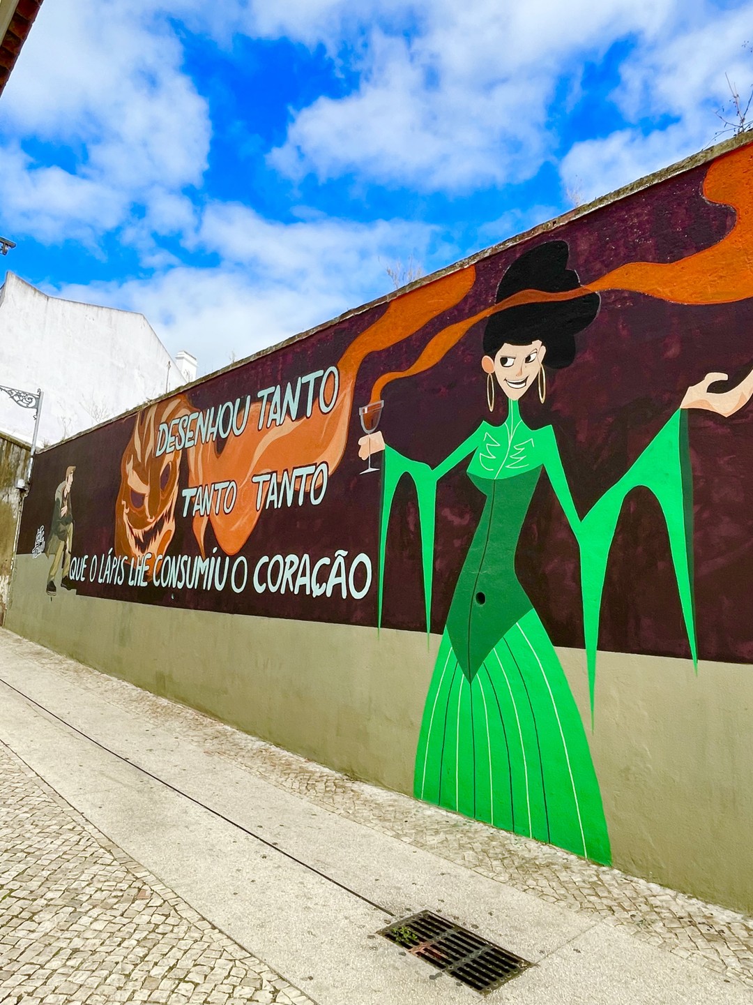 Одна из лучших экскурсий в Лиссабоне. Не банальный, креативный маршрут. Светлана рассказывает не только про уличное