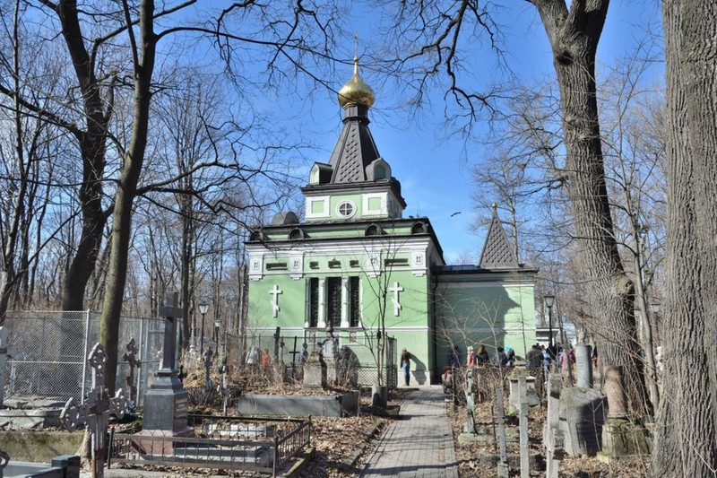 Часовня Ксении Петербургской и Александро-Невская лавра