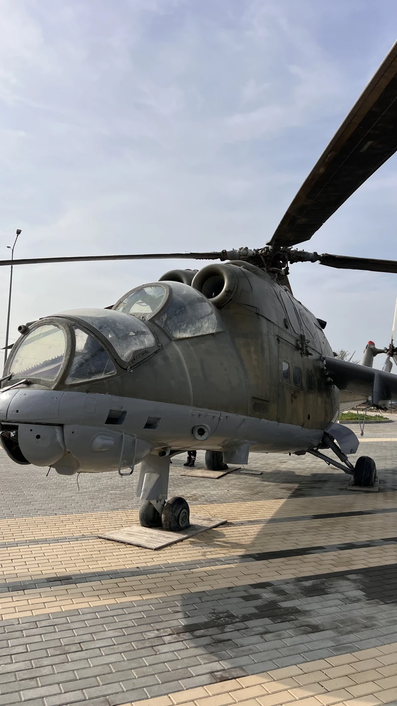 Ходили на экскурсию. В составе 2 взрослых и 2 ребенка (6 и 10 лет)