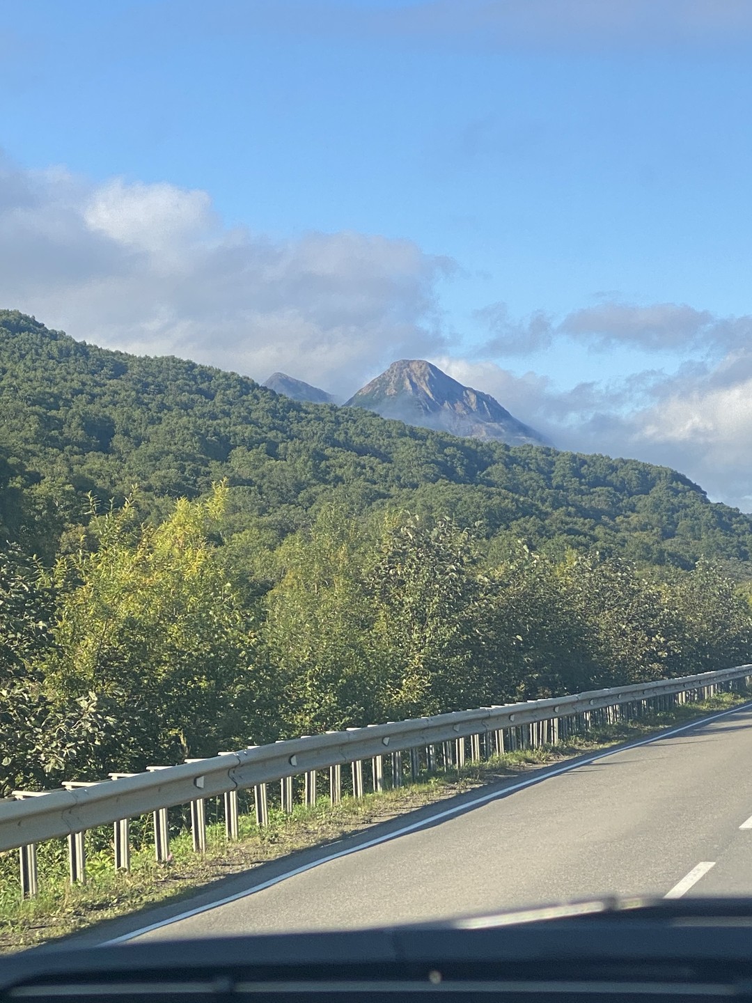 Побывав на экскурсии с гидом/водителем Дмитрием мы действительно открыли для себя остров Сахалин, узнав его историю