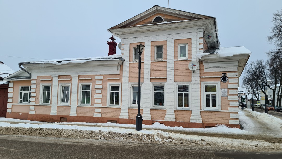 Уютный, старинный город со своей атмосферой, многогранной историей и интересными фактами, вкусными пряниками и разнообразными народными ремёслами