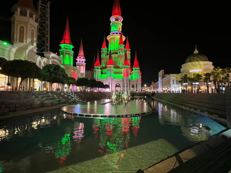 Вечерний трансфер в парк Land of Legends из Антальи