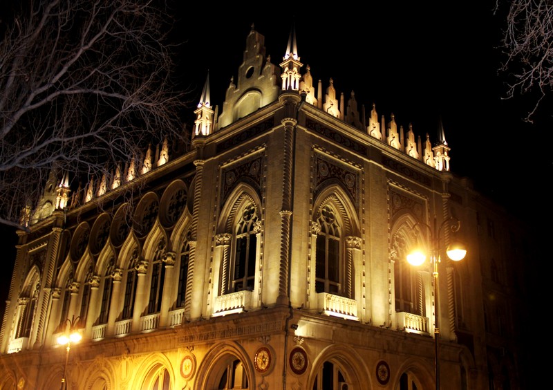 Вечерний Баку и огненный Янардаг