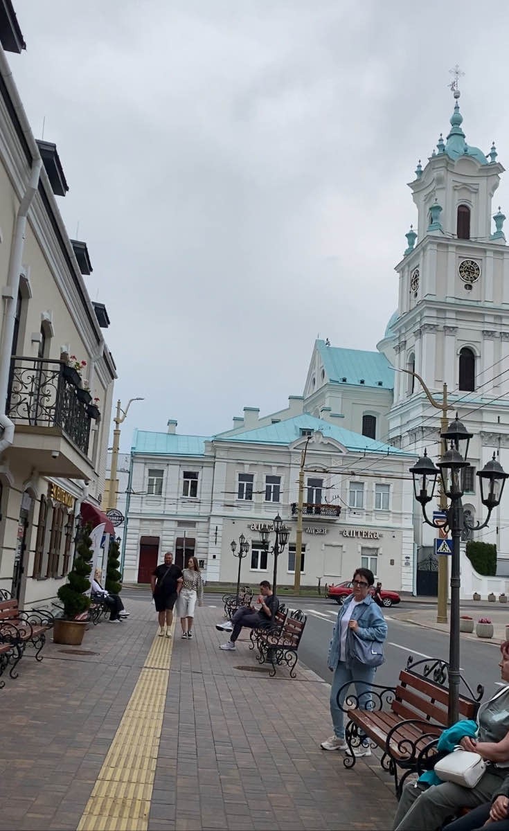 Гродно — это настоящая жемчужина Беларуси! Аутентичный старый город, сохранивший свой неповторимый облик, очаровательные улочки, величественные