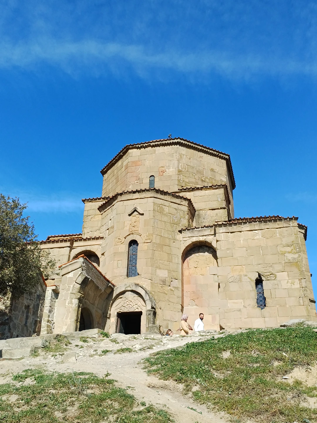 Ездили на экскурсию небольшой группой с гидом Ревазом