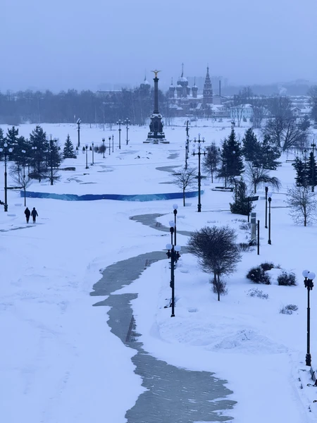 Сергей очень приятный интеллигентный человек, рассказывал много. Автомобиль был теплый и уютный. И это все в мороз-20