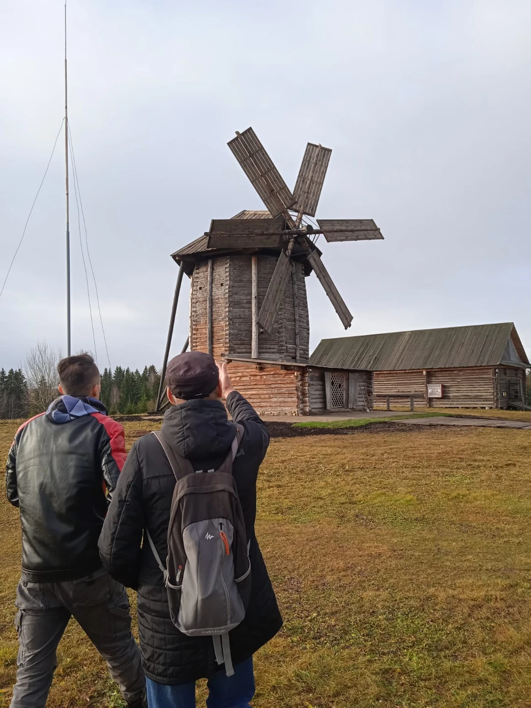 Экскурсия просто покорила! Сергей прекрасный рассказчик, начал свое повествование еще в Ижевске в пути с истории
