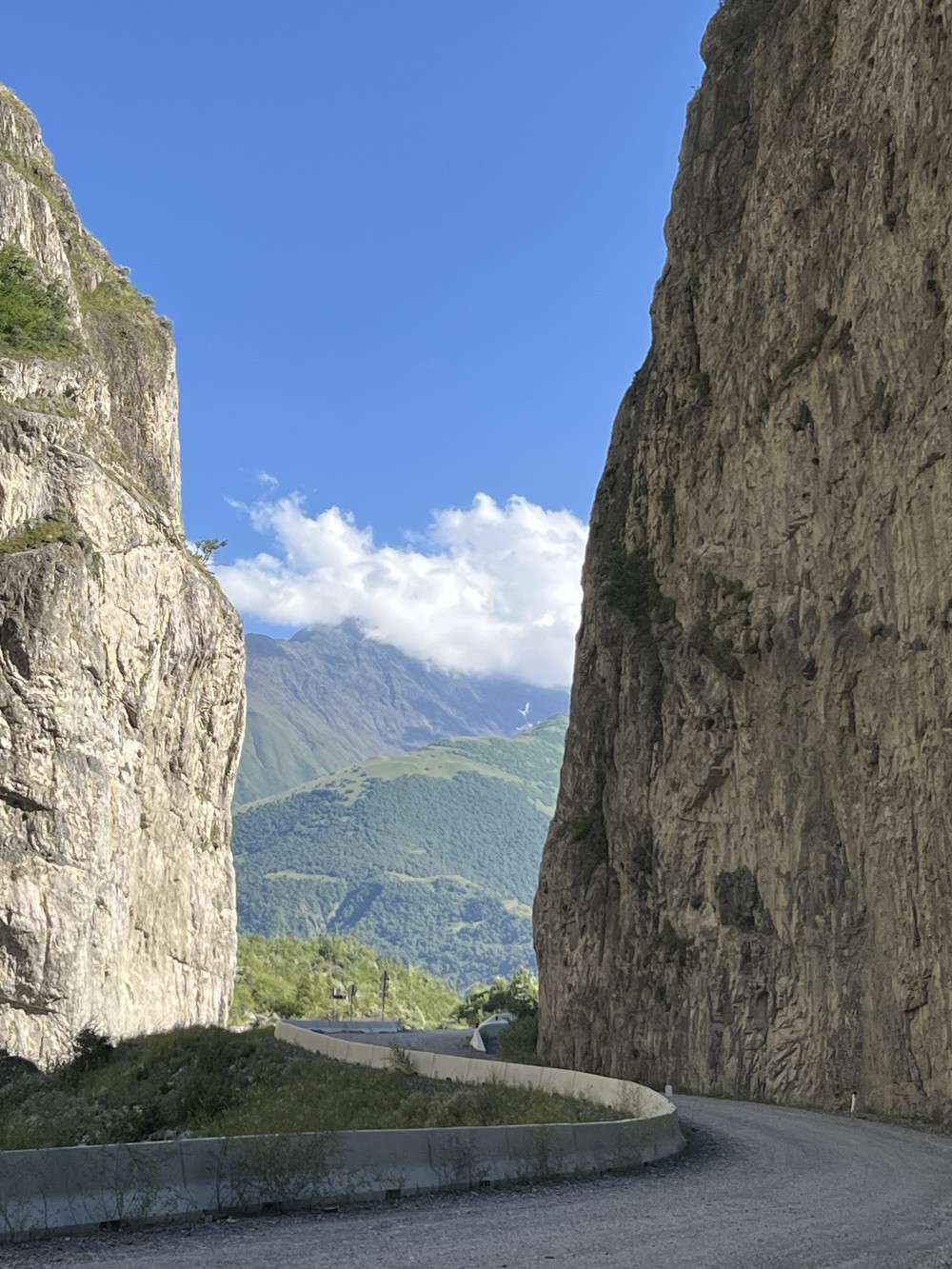 Вся Осетия за один день: поездка на комфортабельном внедорожнике (6/18)