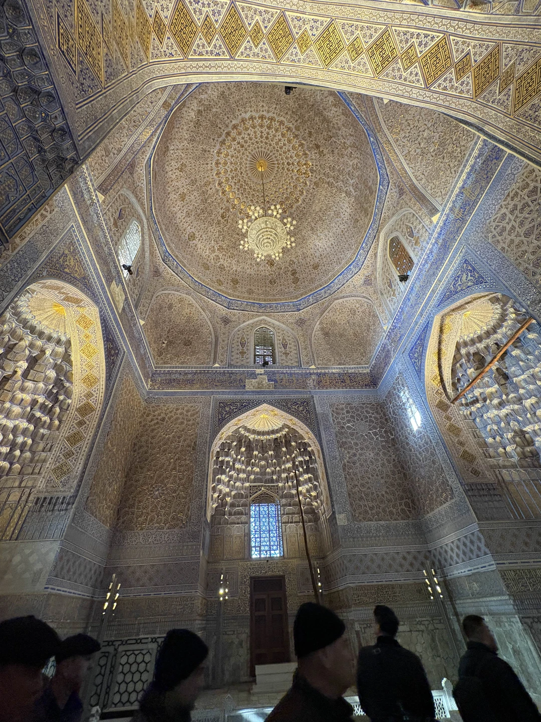 Огромная благодарность гиду Акобиру, человек реально влюблен в свою работу и очень доступно и популярно рассказывает