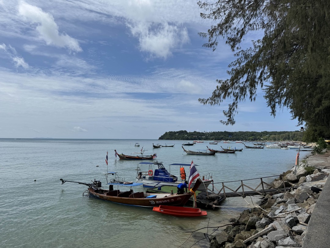 Я хочу поблагодарить за невероятно увлекательную, познавательную и интересную экскурсию по южной части острова Пхукет. За