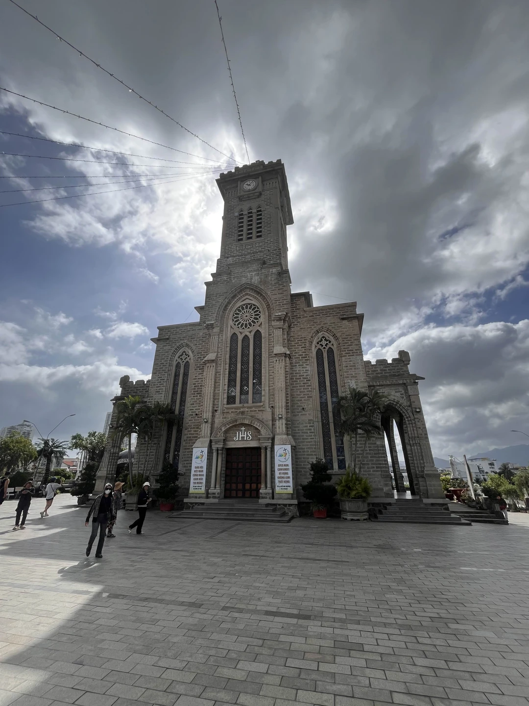 Экскурсию провела гид Ксения. Встреча именно с данным гидом откровенно огромное везение для меня. Интересная подача