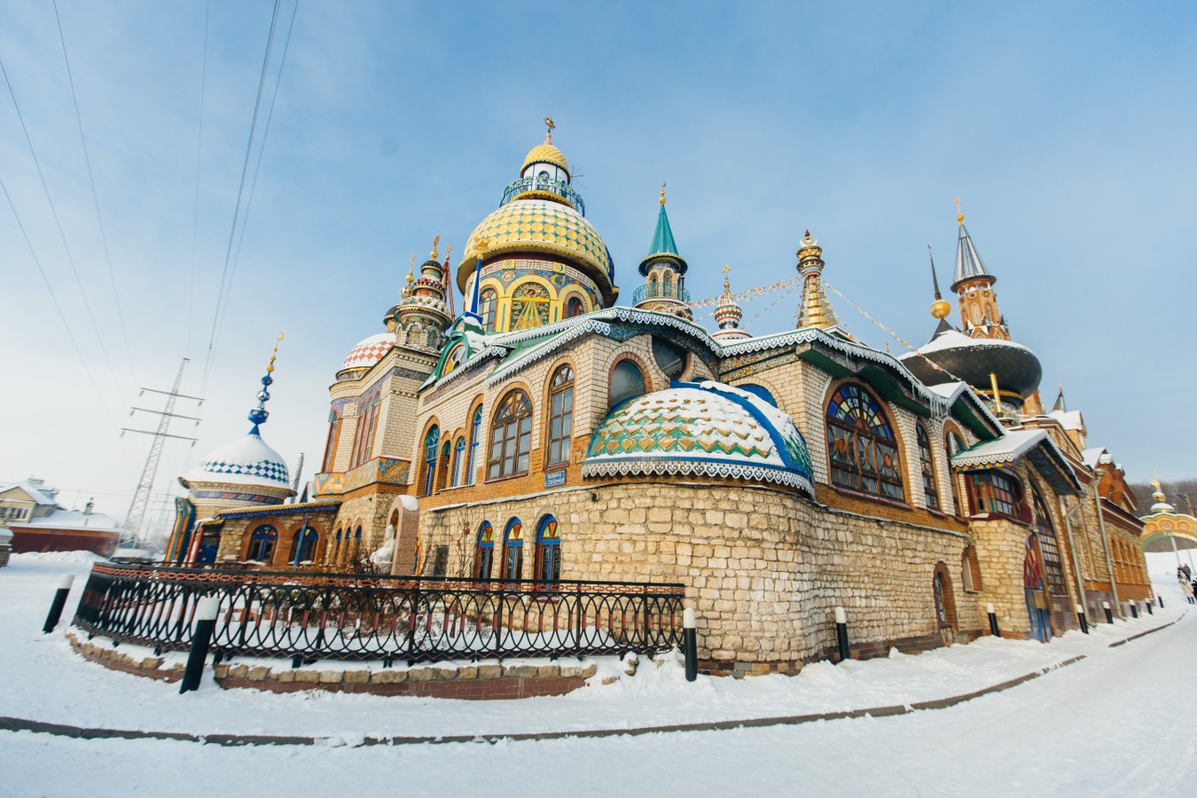 Свияжск, Успенский монастырь и Храм всех религий