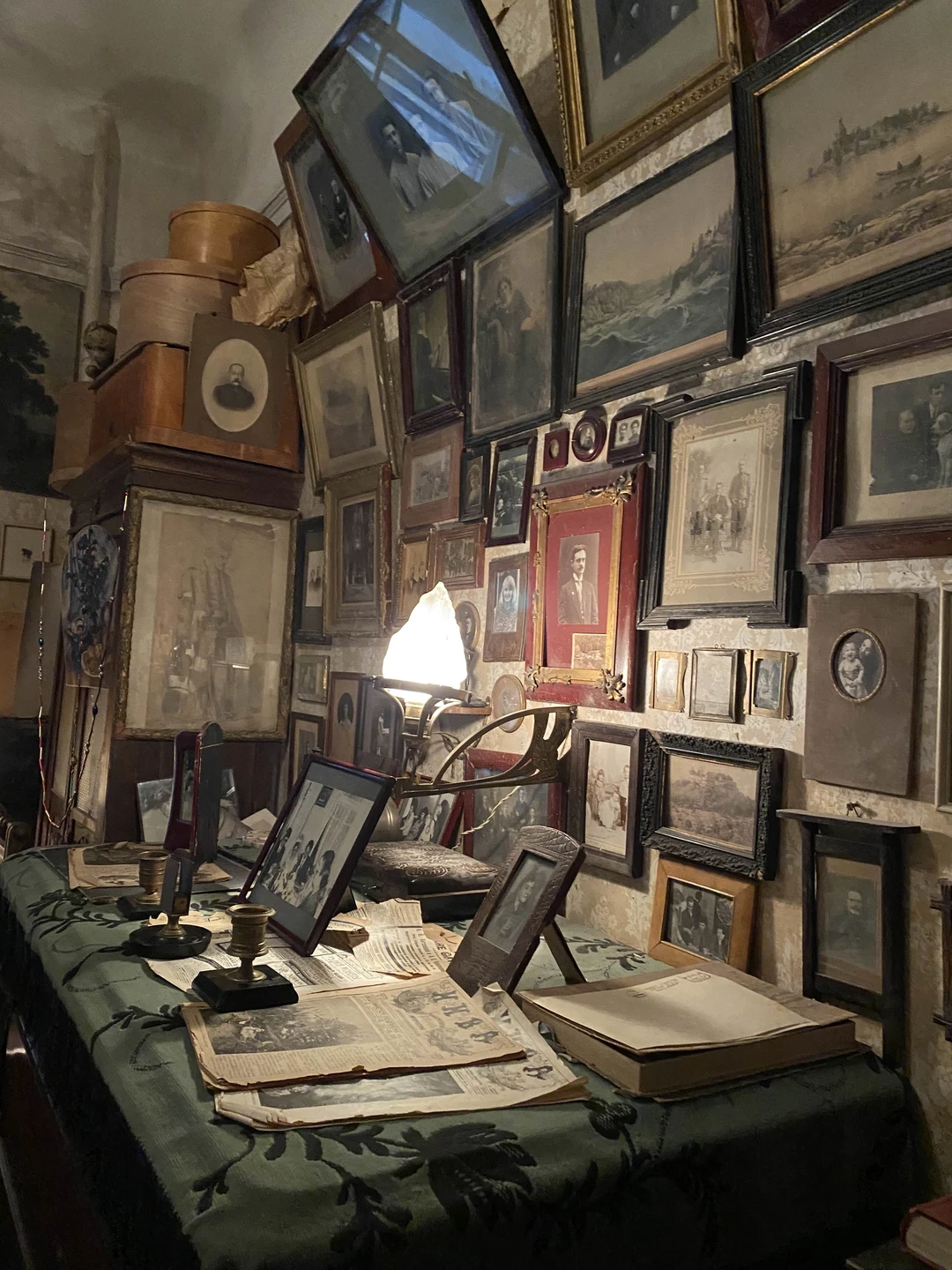 Я в восторженнейшем восторге от сегодняшней экскурсии с Алексеем по парадным и дворам Питера!!! Я даже