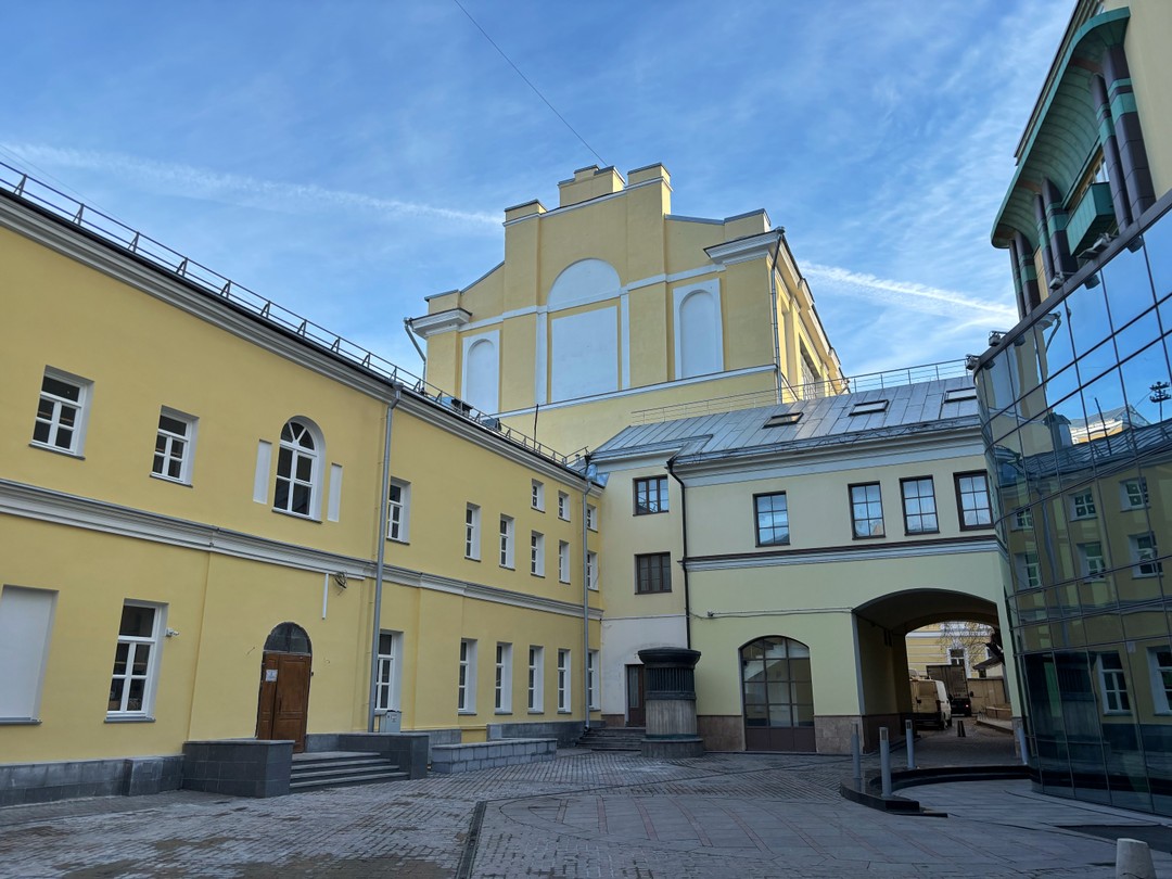 Были на экскурсии с группой: детьми пятиклассниками и взрослыми