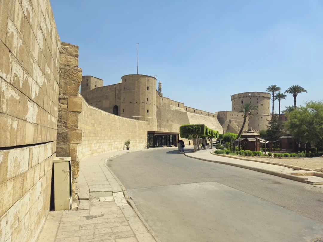 Сразу хочу начать свой большой отзыв с извинений, которые приношу Эмаду за задержку с размещением отзыва