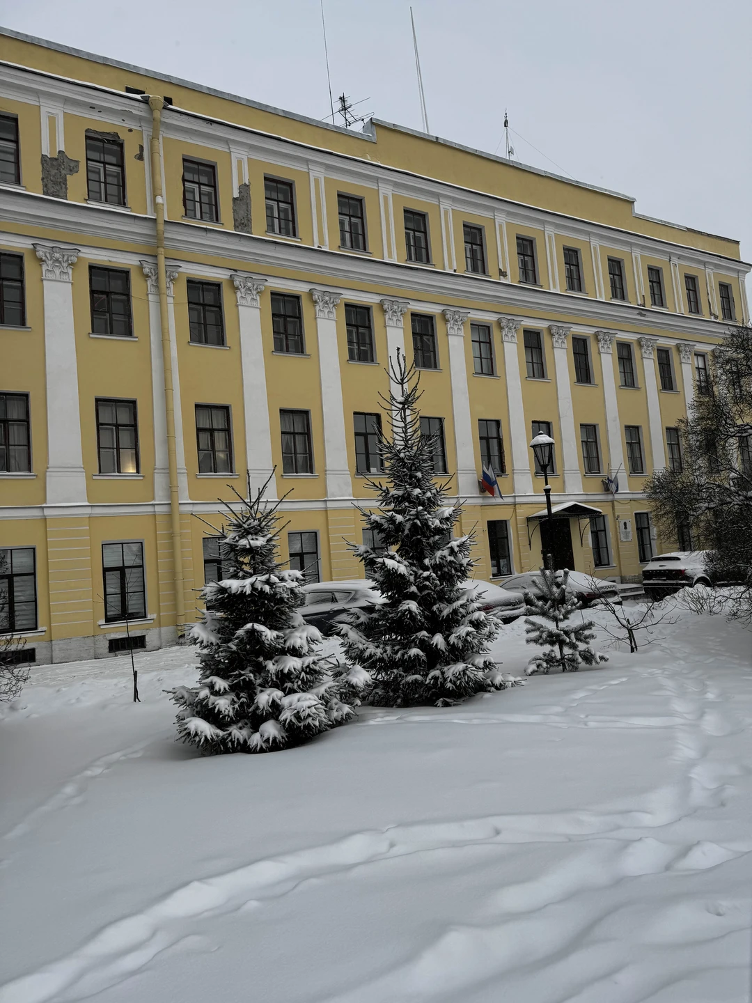 Отличная, продуманная экскурсия! Пять часов пролетели незаметно! Огромное спасибо Дмитрию за прекрасное владение автомобилем, два часа