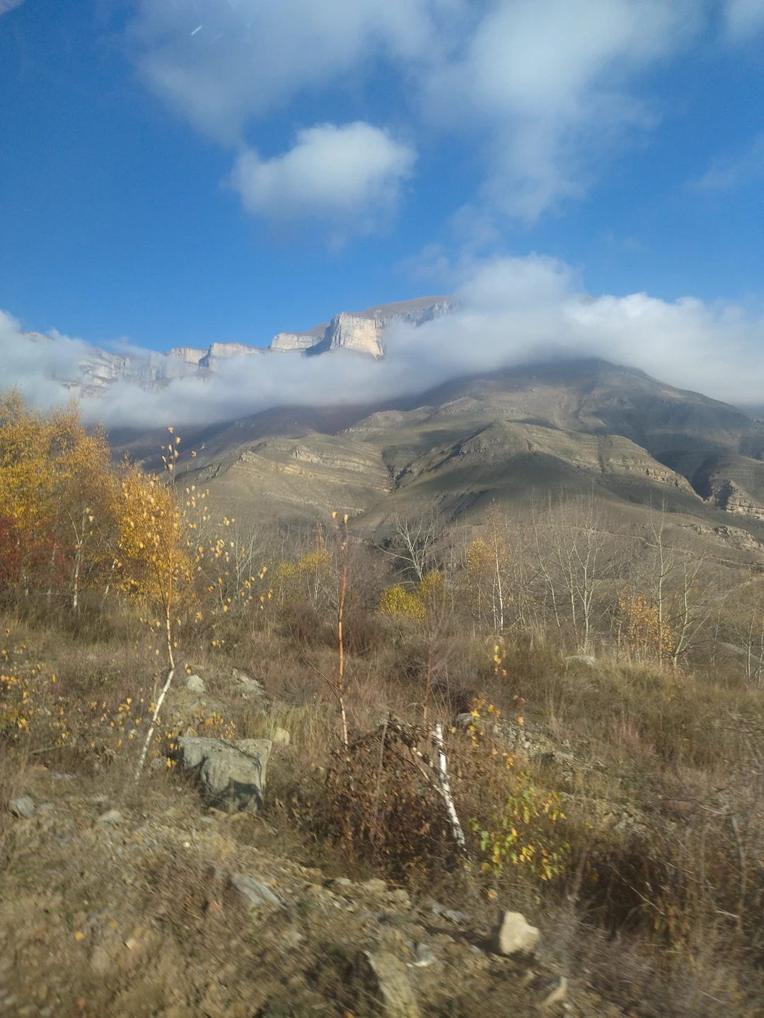 2 ноября ездили мини группой на Эльбрус. Поездка очень понравилась, маршрут и локации хорошо проработаны. Гид