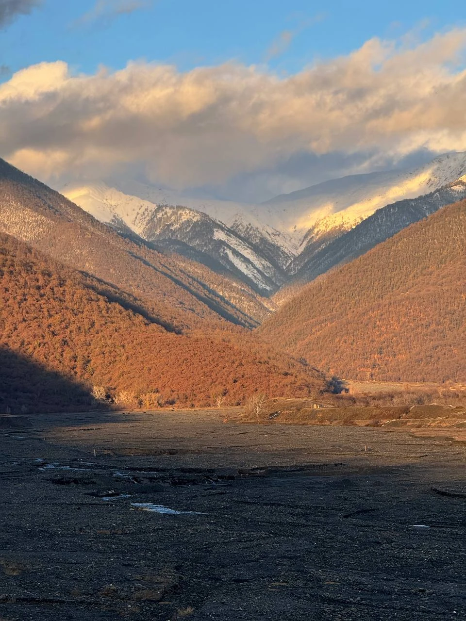 Очень красивый маршрут с интересным гидом, всегда готовым поддержать разговор или поделиться знаниями истории Грузии и региона