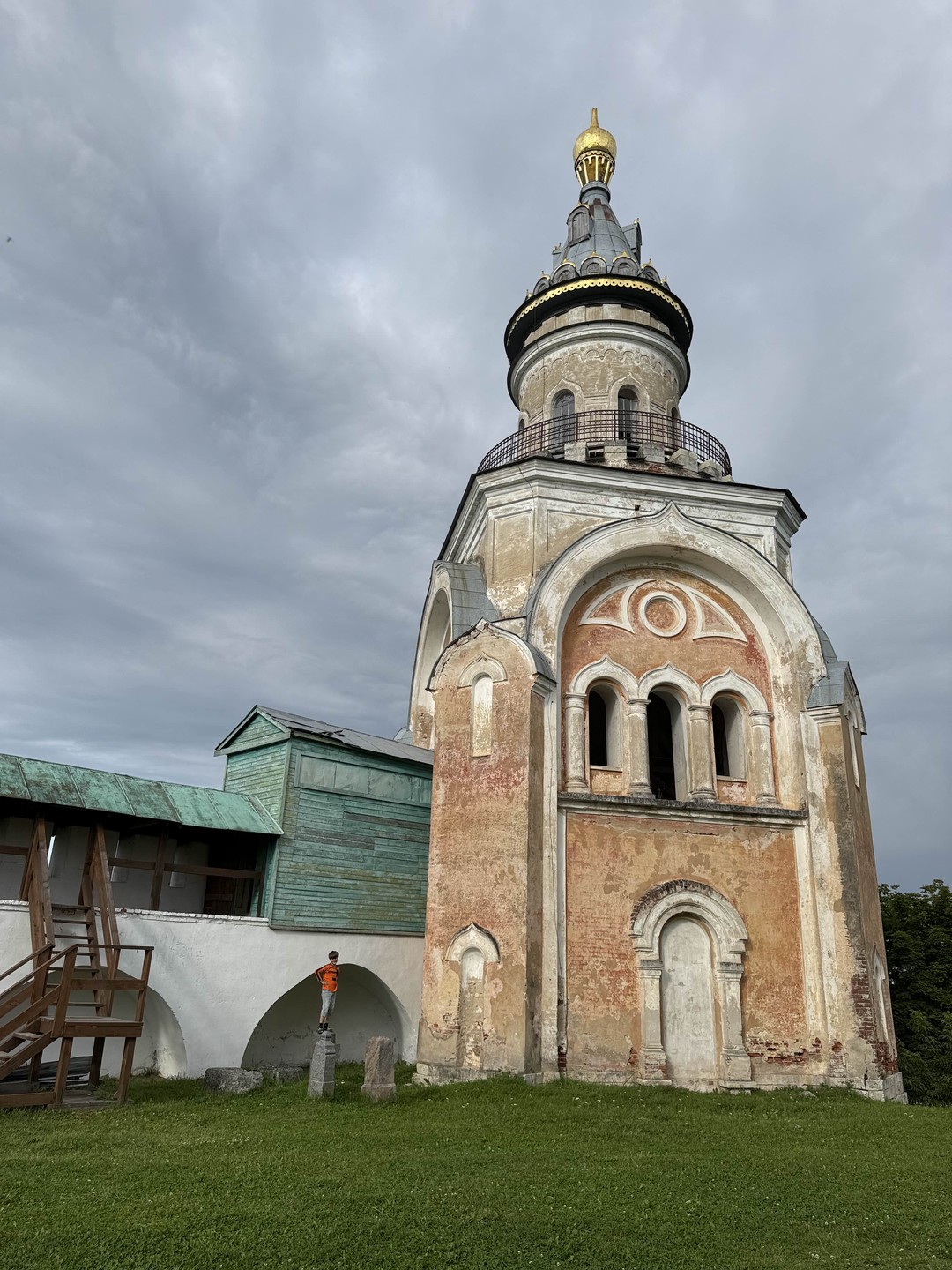 Вчера посетили обзорную экскурсию по Торжку с Игорем. Нас было 2 взрослых и мальчик 8 лет
