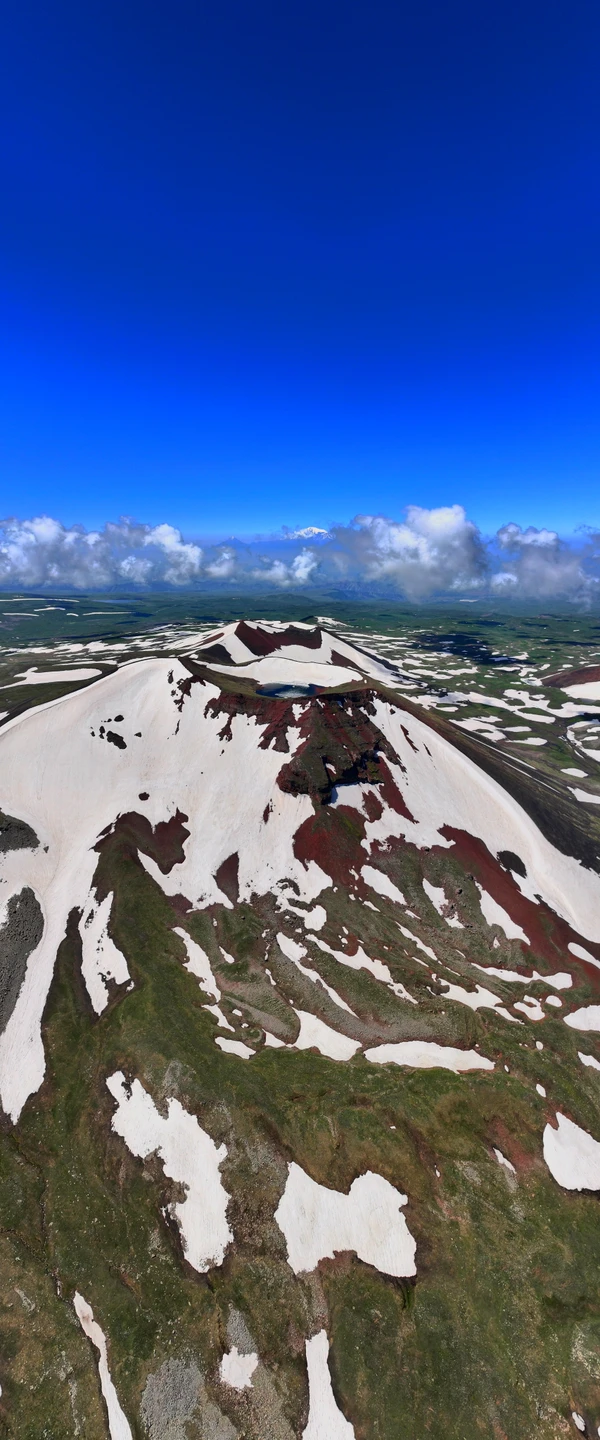 Арман организовал великолепную экскурсию для нас и детей - был на связи сразу же после оформления