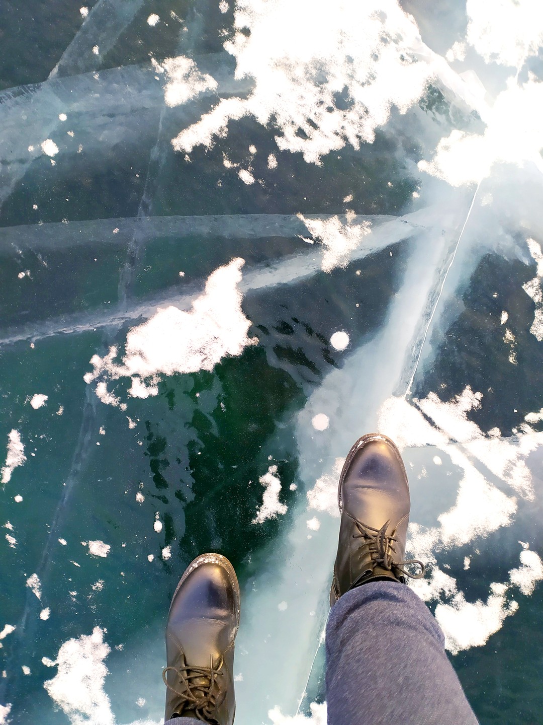 Благодаря замечательному экскурсоводу Индире удалось полноценно и максимально познавательно познакомиться с зимним Байкалом. Понравилась структура самой