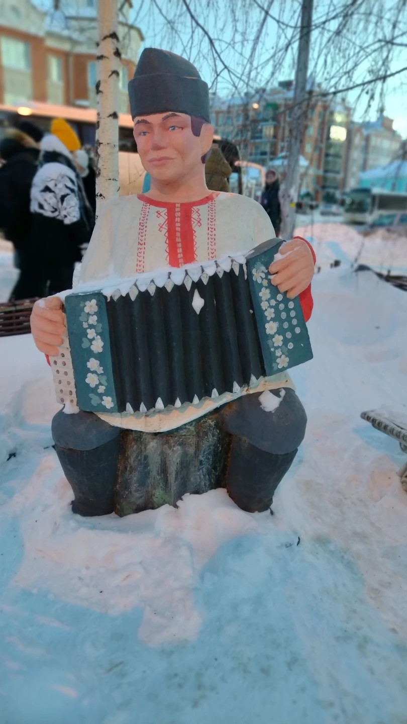 Во-первых, огромное спасибо организаторам за то, что приняли во внимание мои пожелания именно гида Рустема! Я