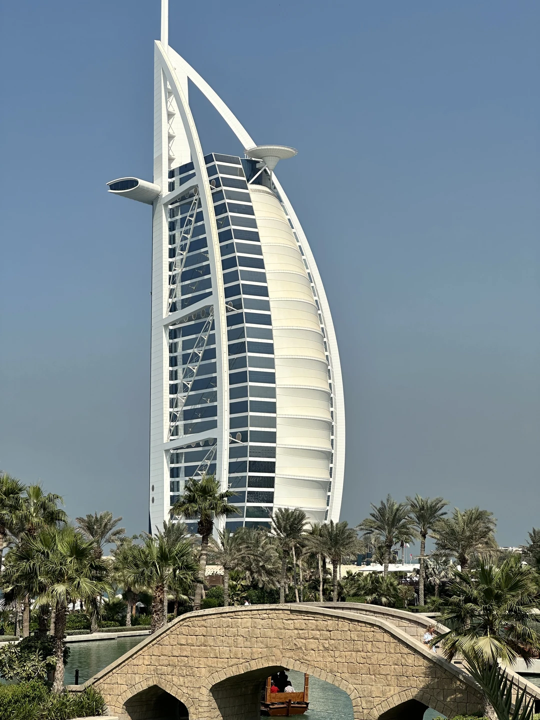 Очень понравилась экскурсия с Умаром! Приехал, забрал нас на машине из отеля, без опозданий, без задержек