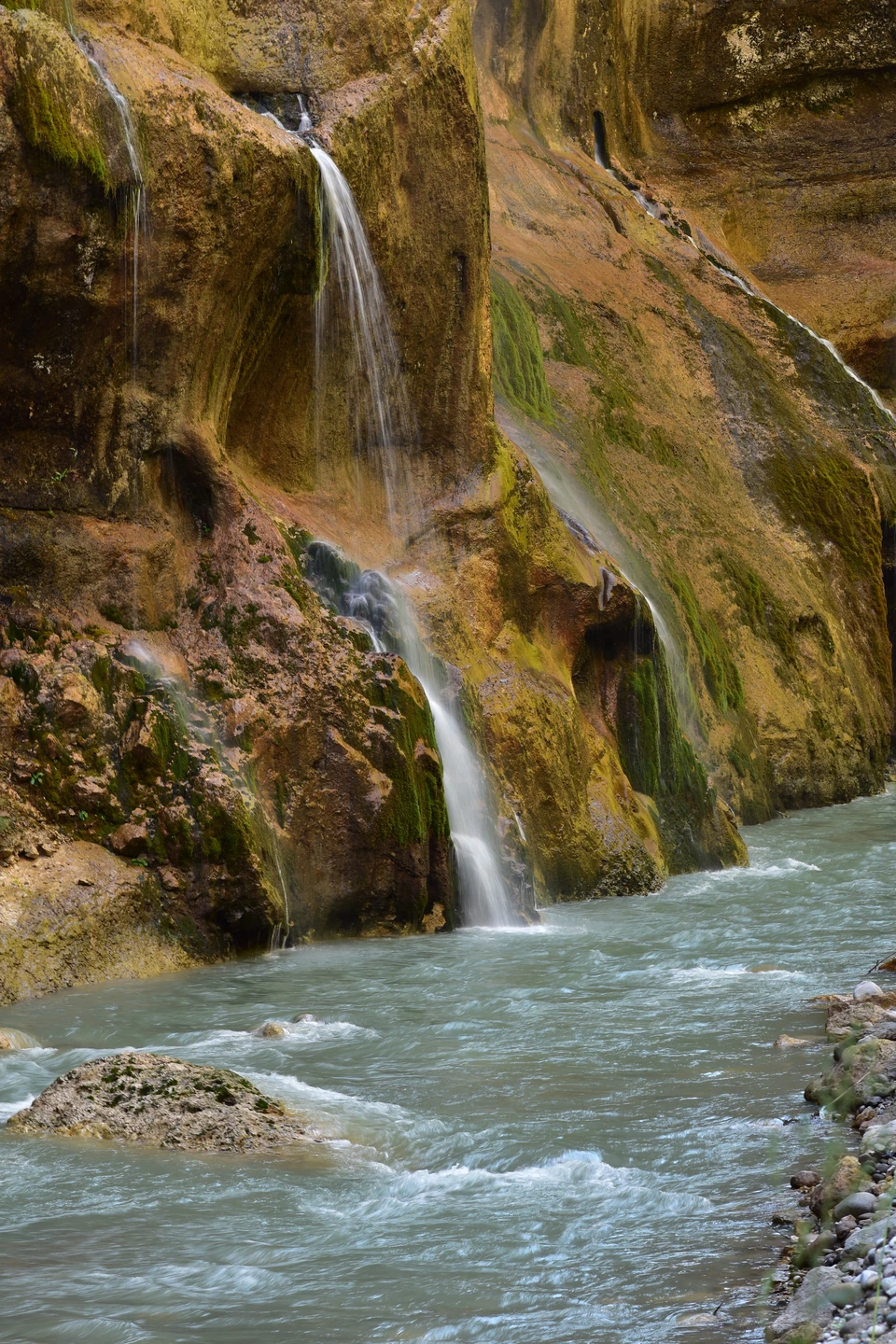 Азамат был для нас проводником в нашем путешествии по Чегемскому ущелью и окрестностям. Поездка проходила на