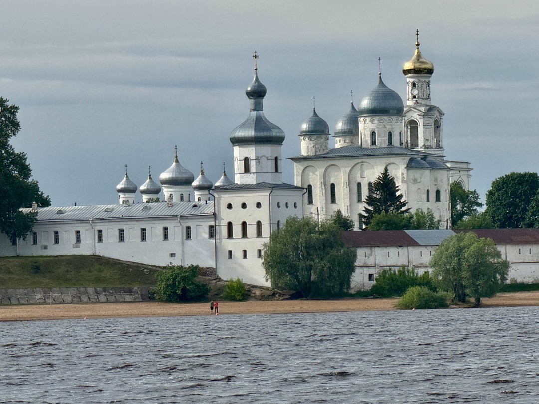 На парусно-моторной яхте по Волхову и Ильмень-озеру (Юлия)