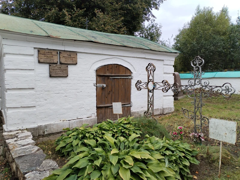 Замечательная, насыщенная и очень увлекательная экскурсия. Огромная благодарность нашему прекрасному гиду Елене! Ее любовь к своему