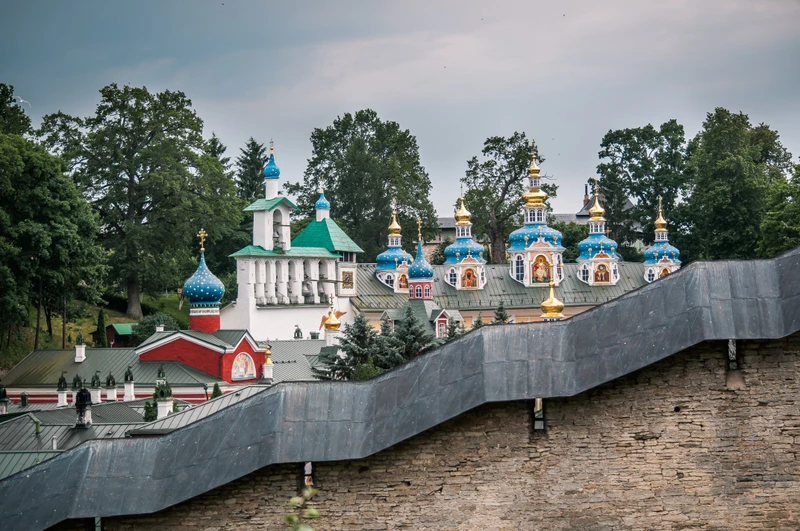 Псков, Изборск и Печоры: групповая авто-пешеходная экскурсия