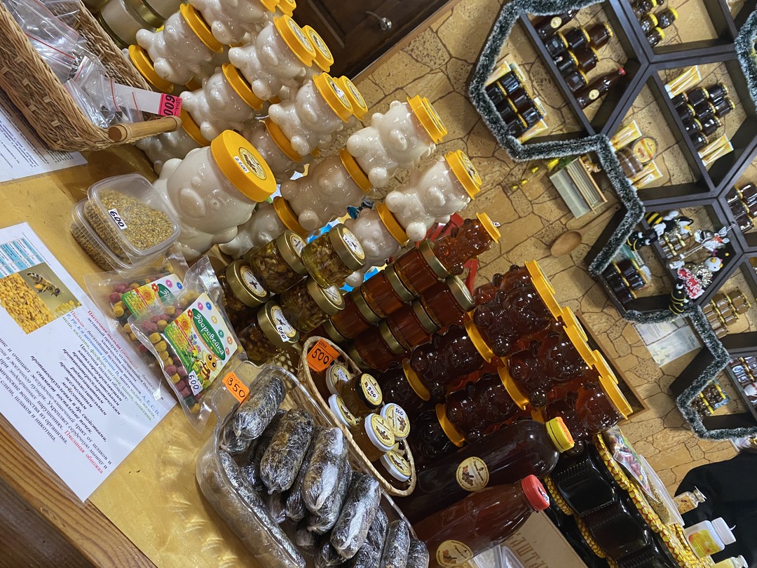 Всем доброго дня. Экскурсия <Кавказкое застолье и 33 водопада>. Очень хочу отметить конечно же экскурсовода Армена