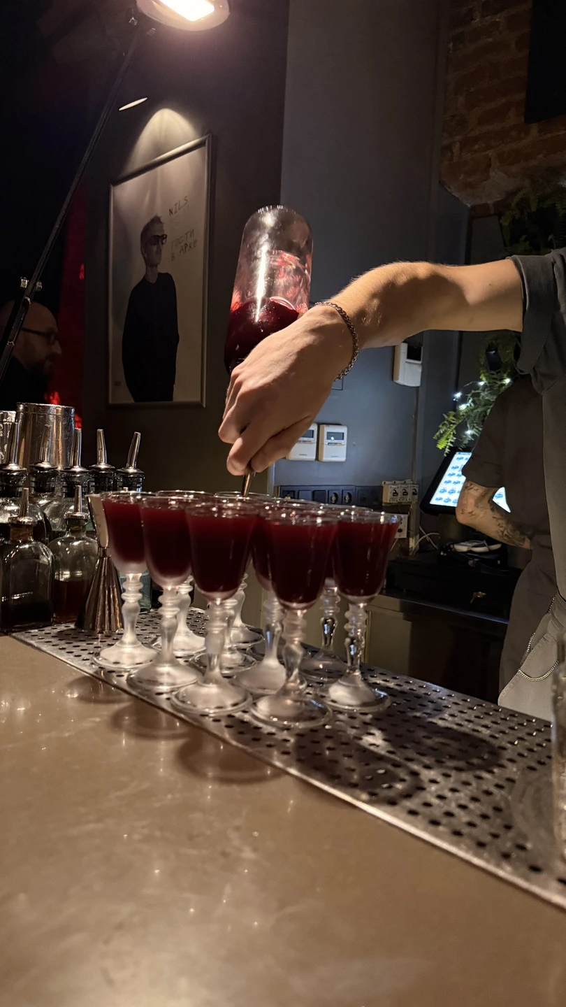 Спасибо Марии за экскурсию! Необычные бары и заведения! Нам очень понравилось ❤️