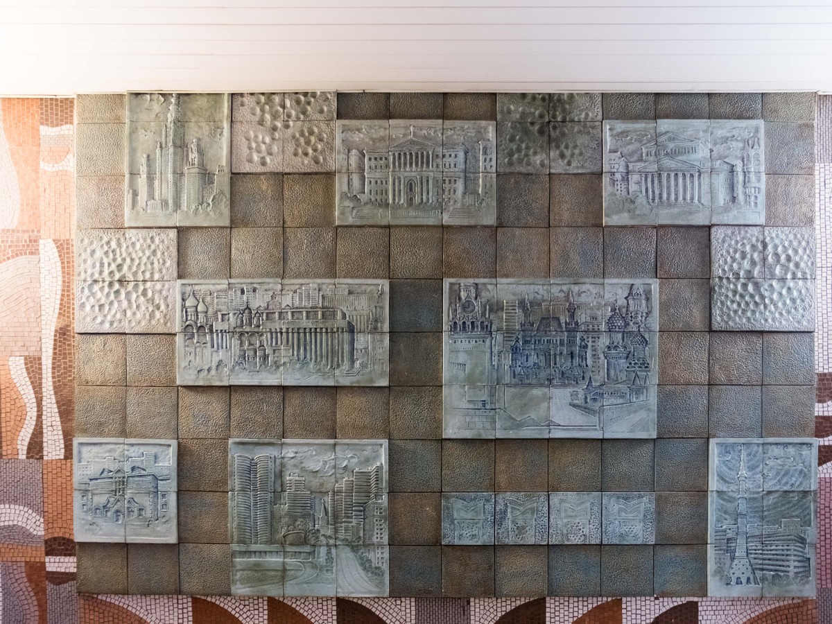 Блеск и стрит-арт завода «Кристалл» (20/24)