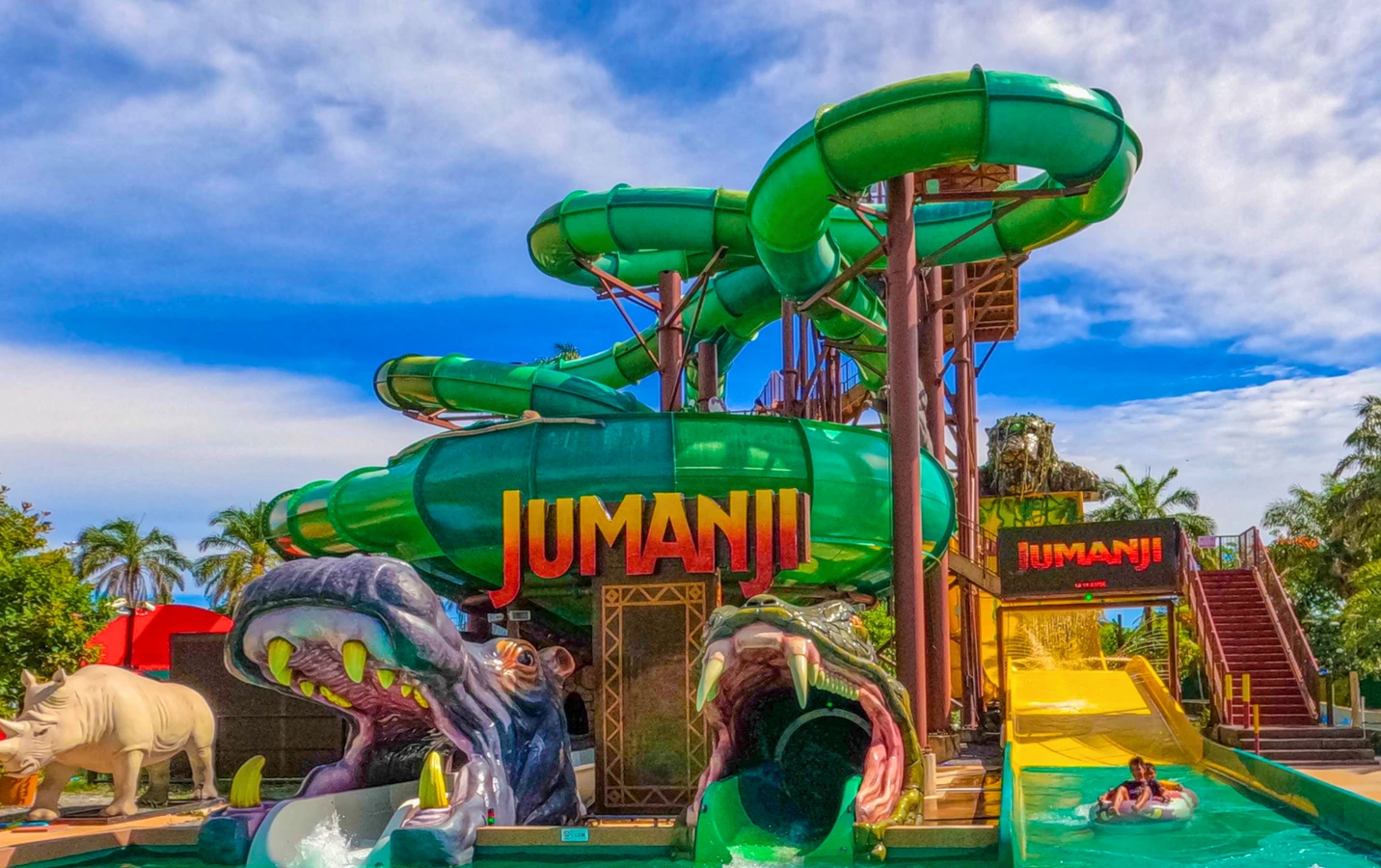 В аквапарк Columbia Pictures Aquaverse — из Паттайи (билеты включены)