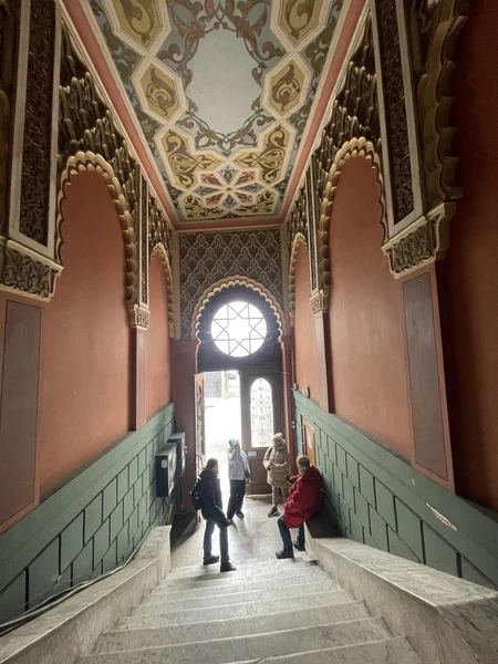 Волшебная экскурсия с чудесной Медеей по старинному району Сололаки! Почти четыре часа пролетели незаметно. Прогулка с