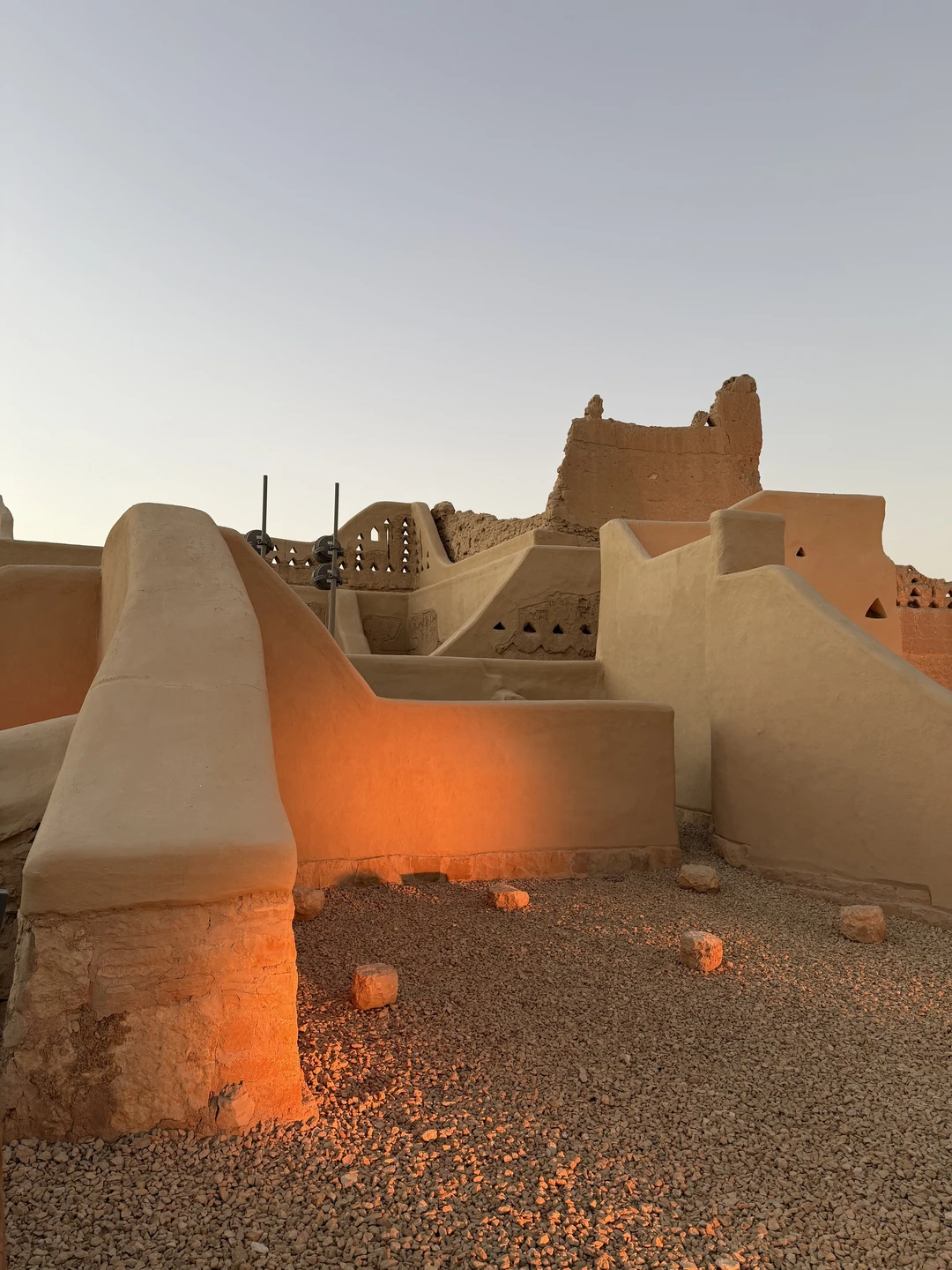 Отличный гид и человек! С утра до позднего вечера показывал нам город, без спешки и суеты. . было максимально комфортно и весело!