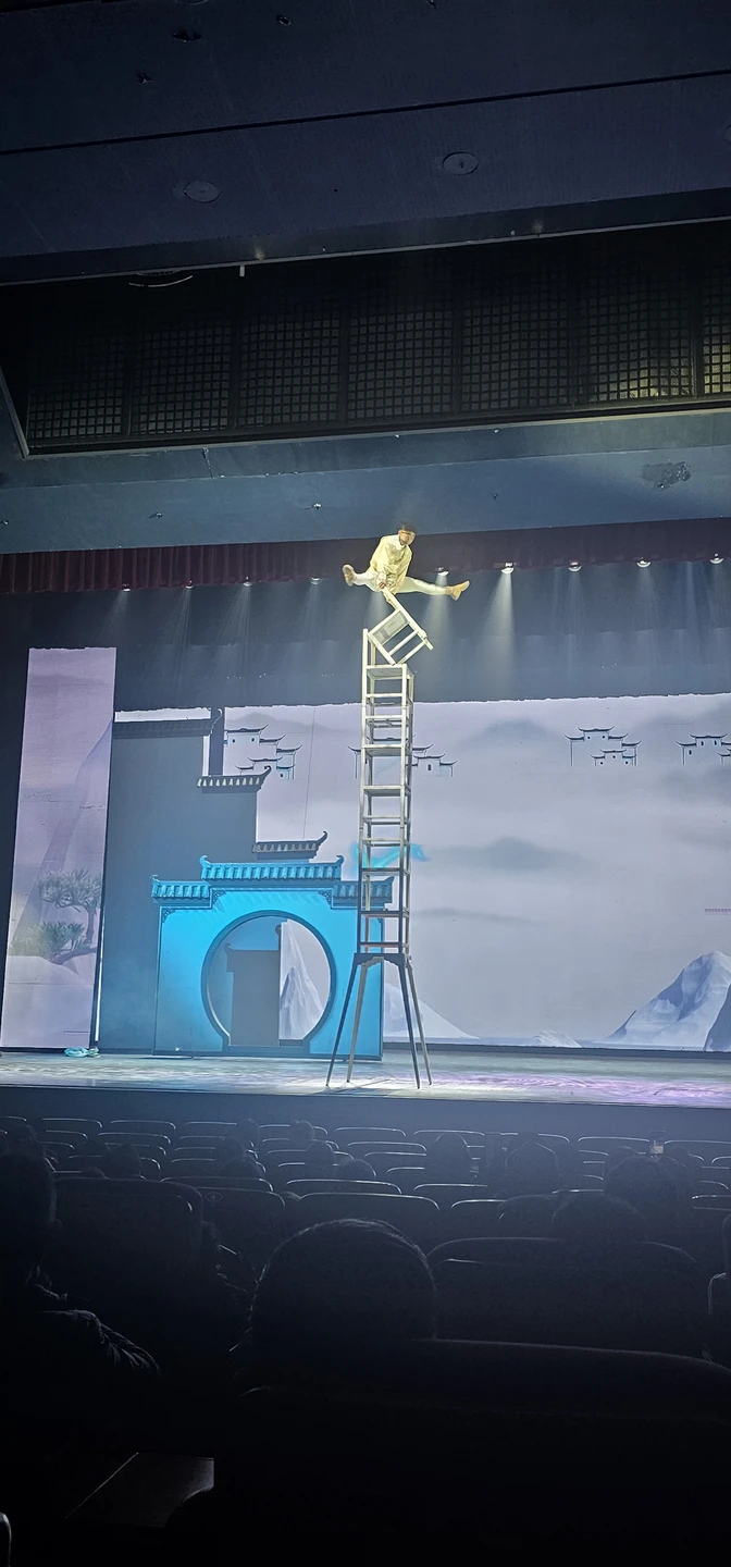 Посетили экскурсию 21.11.25. Гид Света. Все очень понравилось, интересно рассказывала, освещала все интересующие нас нюансы жизни