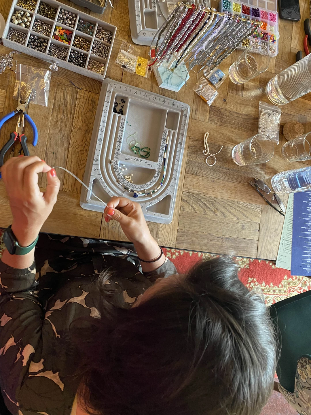 Были на мастер классе с дочкой 16 лет. Обе в восторге! Анна, моментально заинтересовала нас процессом