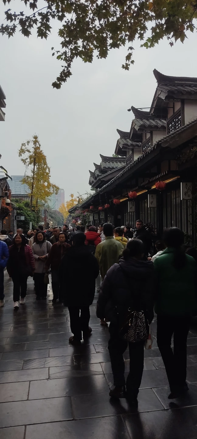 Хотелось бы начать с большого спасибо за чудесное знакомство с Чэнду! 🫶🏻