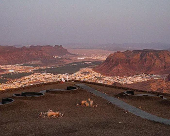 Вулканические поля Харрат и древний Табук