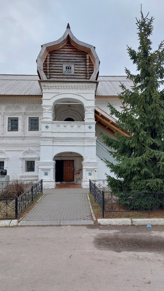 Отличная экскурсия. Прекрасный гид, отличная речь, отвечает на все вопросы. Программа была скорректирована по нашим пожеланиям. Мы в восторге!