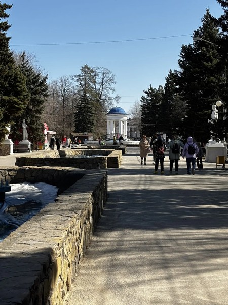 Впервые были в этом городе. Благодаря гиду Евгении, узнали историю его создания и услышали рассказ о