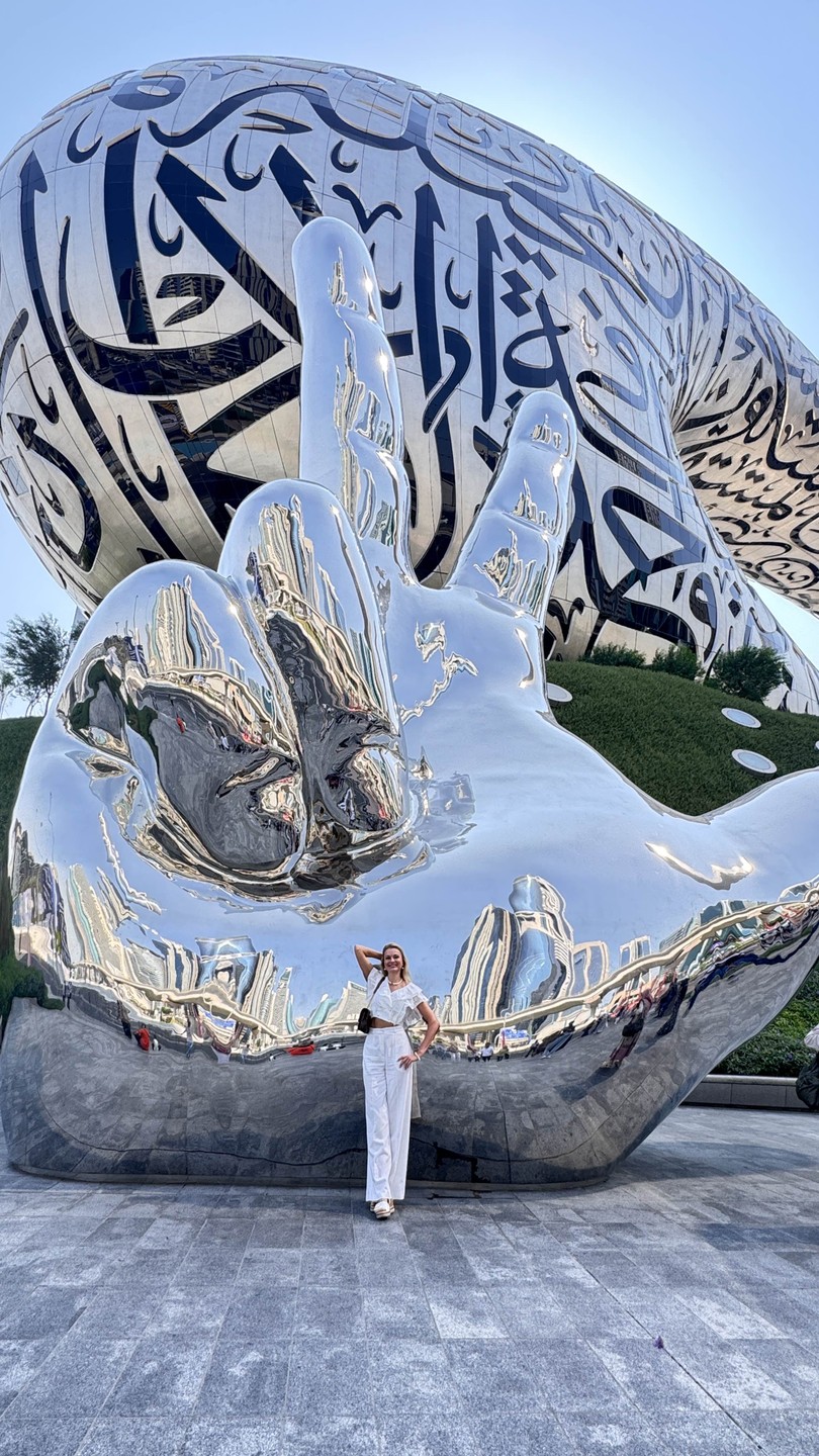 Рекомендую- все наши вопросы или просьбы были решены, очень приятной гид Борис молодой парень был у